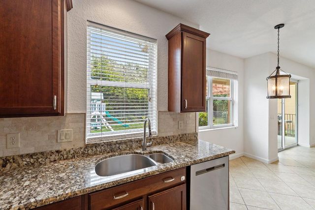 5903 SE Crooked Oak Avenue, Hobe Sound, FL 33455