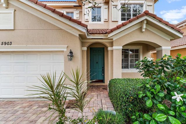 5903 SE Crooked Oak Avenue, Hobe Sound, FL 33455