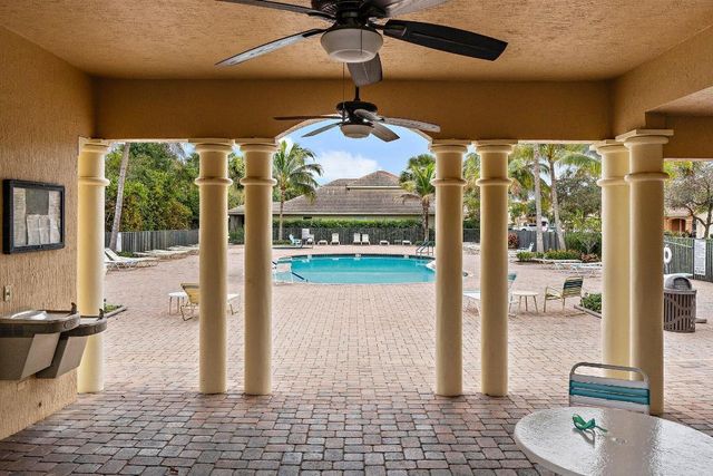 5903 SE Crooked Oak Avenue, Hobe Sound, FL 33455