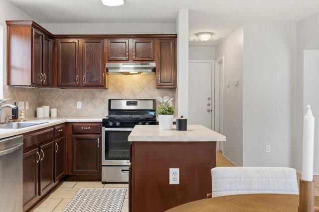 560 Woodsorrel WAY, Round Rock, TX 78665