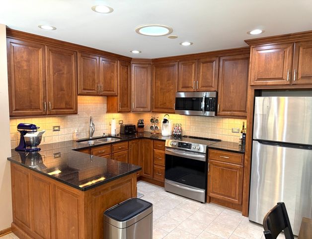 7129 Exner Road, Darien, IL 60561