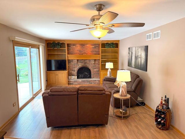7129 Exner Road, Darien, IL 60561