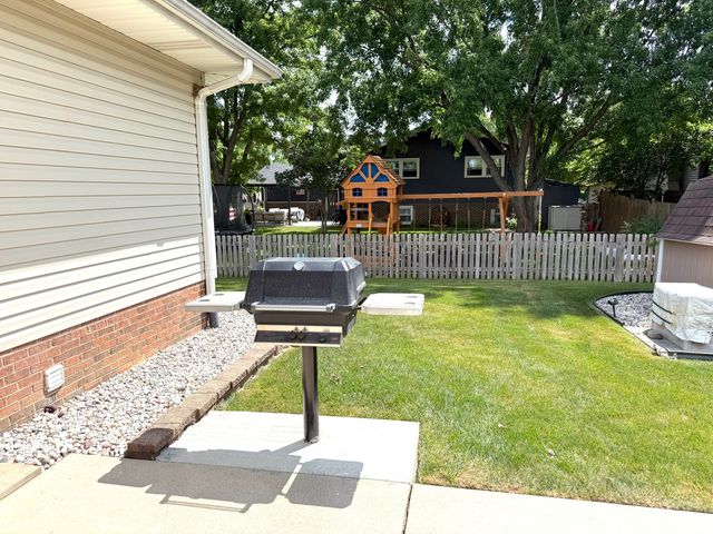7129 Exner Road, Darien, IL 60561