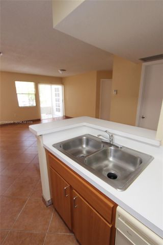 2890 N Oakland Forest Drive 206, Oakland Park, FL 33309