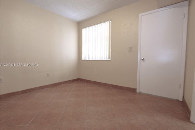 2890 N Oakland Forest Drive 206, Oakland Park, FL 33309