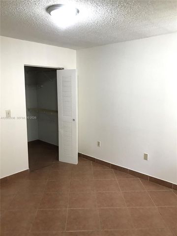 2890 N Oakland Forest Drive 206, Oakland Park, FL 33309