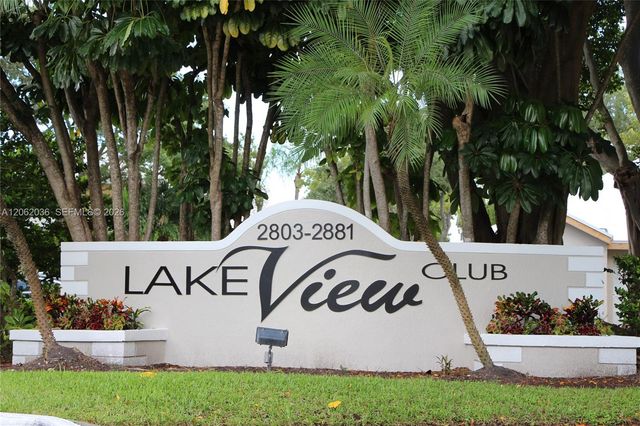 2890 N Oakland Forest Drive 206, Oakland Park, FL 33309
