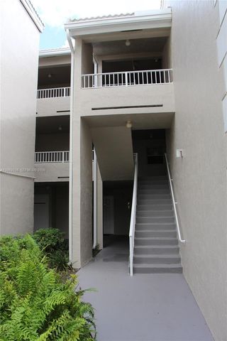 2890 N Oakland Forest Drive 206, Oakland Park, FL 33309