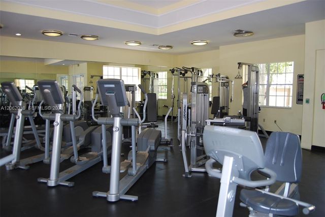 2890 N Oakland Forest Drive 206, Oakland Park, FL 33309
