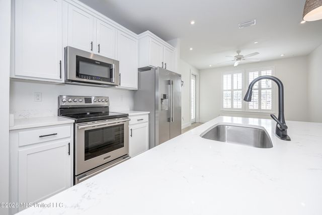 2501 Bienville Boulevard, 416, Ocean Springs, MS 39564