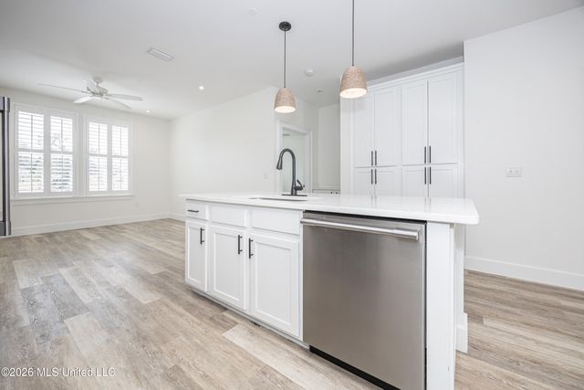 2501 Bienville Boulevard, 416, Ocean Springs, MS 39564