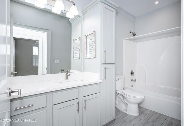 2501 Bienville Boulevard, 416, Ocean Springs, MS 39564