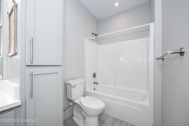 2501 Bienville Boulevard, 416, Ocean Springs, MS 39564