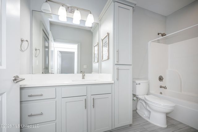 2501 Bienville Boulevard, 416, Ocean Springs, MS 39564