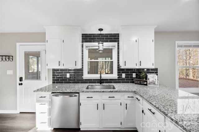 1045 Elizabeth Drive, Dallas, NC 28034