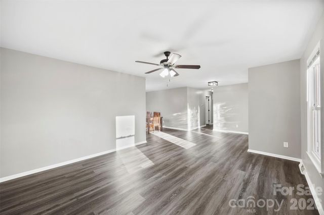 1045 Elizabeth Drive, Dallas, NC 28034