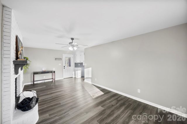 1045 Elizabeth Drive, Dallas, NC 28034