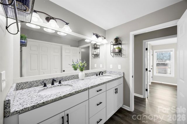 1045 Elizabeth Drive, Dallas, NC 28034