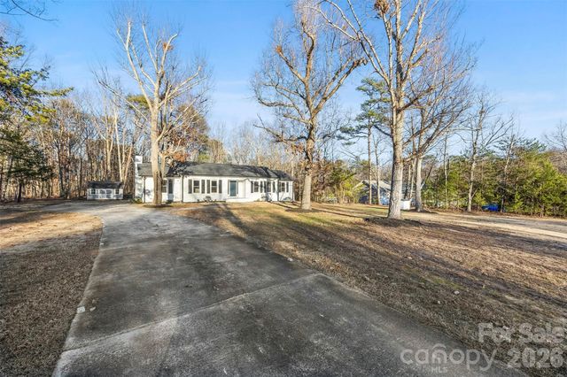 1045 Elizabeth Drive, Dallas, NC 28034