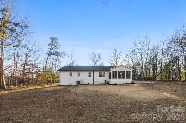 1045 Elizabeth Drive, Dallas, NC 28034