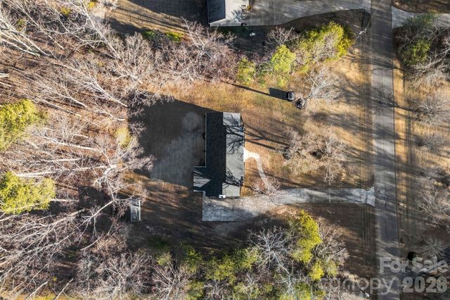 1045 Elizabeth Drive, Dallas, NC 28034