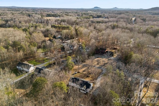 1045 Elizabeth Drive, Dallas, NC 28034