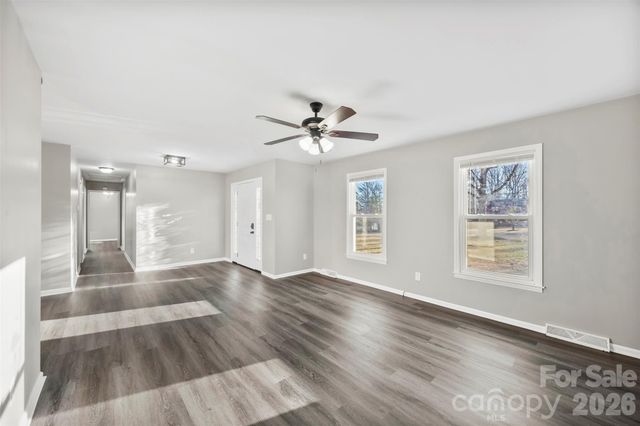 1045 Elizabeth Drive, Dallas, NC 28034