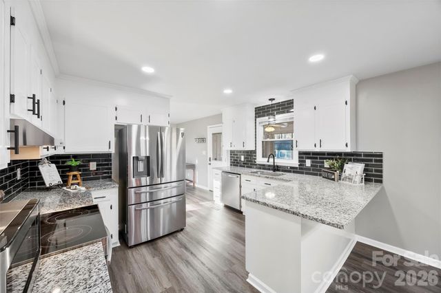 1045 Elizabeth Drive, Dallas, NC 28034