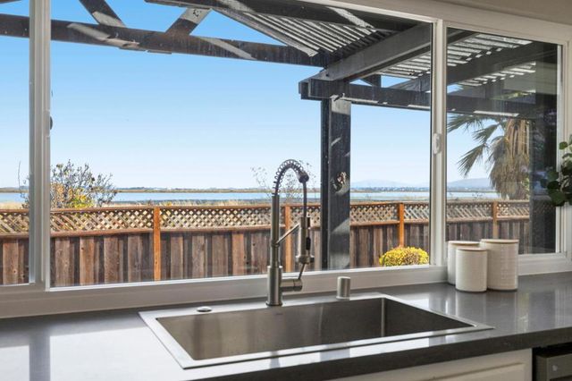 530 Barkentine Lane, Redwood City, CA 94065