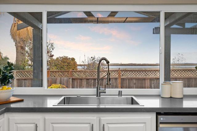 530 Barkentine Lane, Redwood City, CA 94065