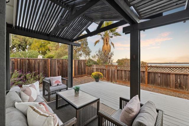 530 Barkentine Lane, Redwood City, CA 94065