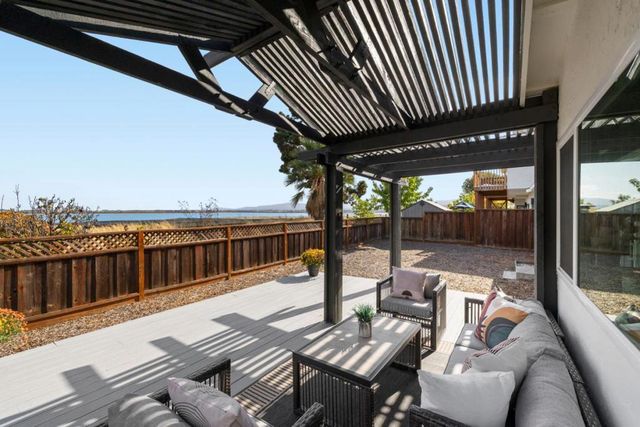 530 Barkentine Lane, Redwood City, CA 94065