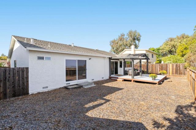 530 Barkentine Lane, Redwood City, CA 94065