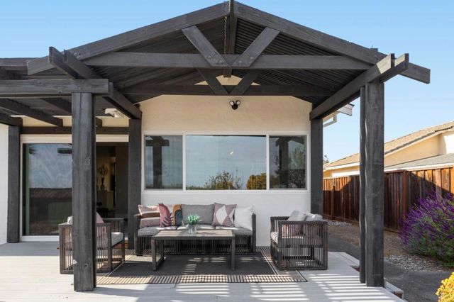 530 Barkentine Lane, Redwood City, CA 94065