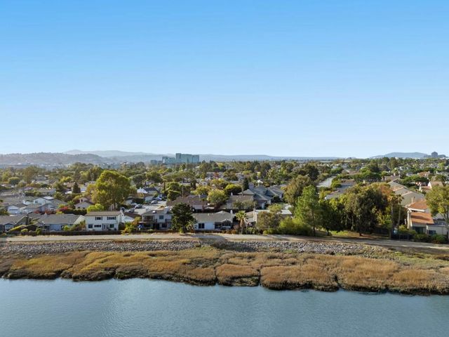 530 Barkentine Lane, Redwood City, CA 94065