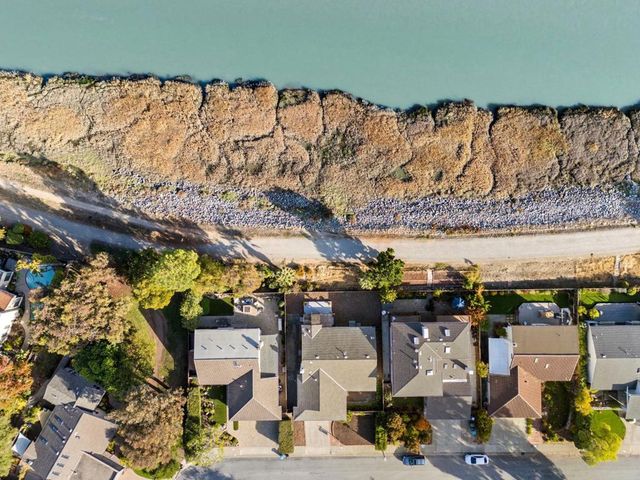 530 Barkentine Lane, Redwood City, CA 94065