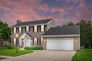 1333 Mockingbird DRIVE, Oconomowoc, WI 53066