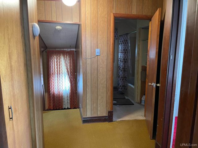 215 E Gogebic Street, Ironwood, MI 49938