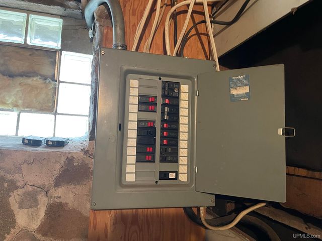 215 E Gogebic Street, Ironwood, MI 49938