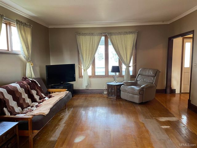 215 E Gogebic Street, Ironwood, MI 49938