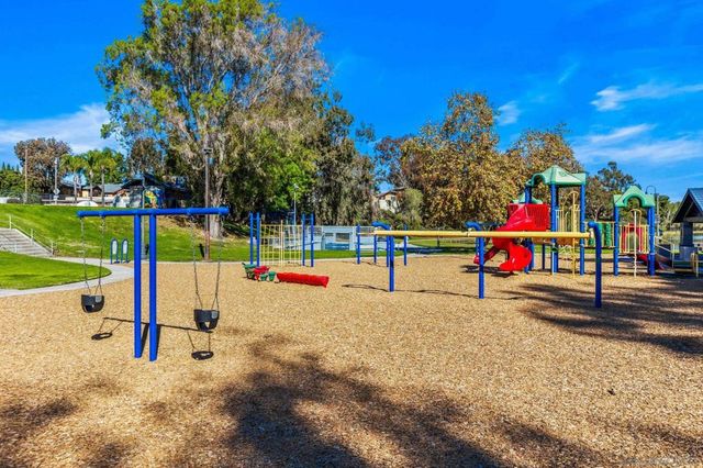 510 Calle Montecito 51, Oceanside, CA 92057