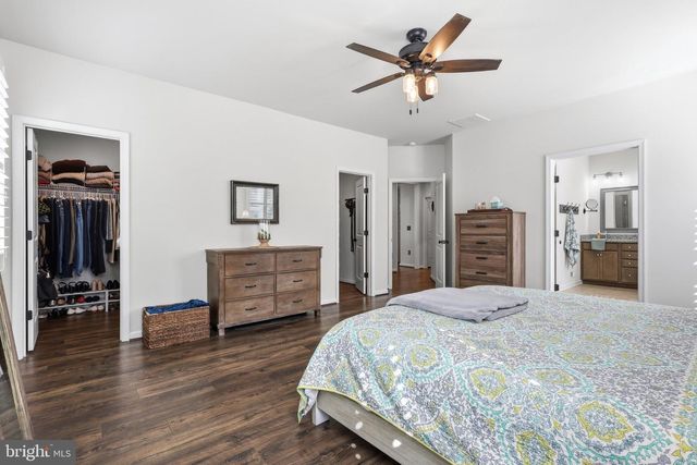 240 LONG MEADOW DR, Fredericksburg, VA 22406