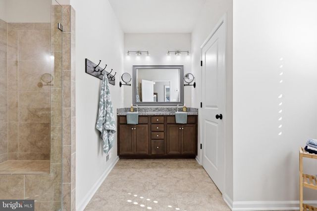 240 LONG MEADOW DR, Fredericksburg, VA 22406