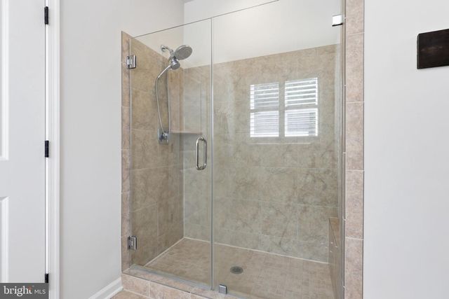 240 LONG MEADOW DR, Fredericksburg, VA 22406