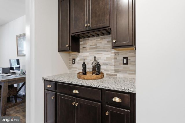 240 LONG MEADOW DR, Fredericksburg, VA 22406