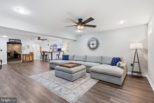240 LONG MEADOW DR, Fredericksburg, VA 22406