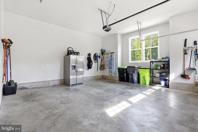 240 LONG MEADOW DR, Fredericksburg, VA 22406