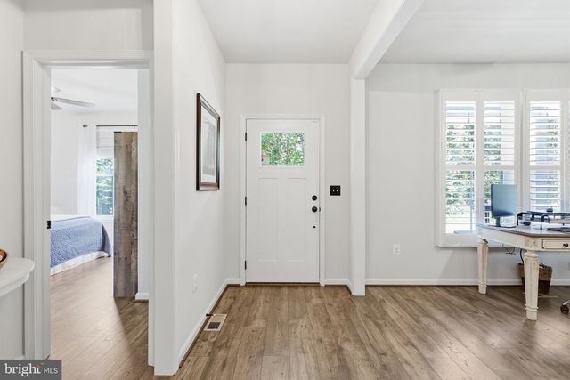 240 LONG MEADOW DR, Fredericksburg, VA 22406