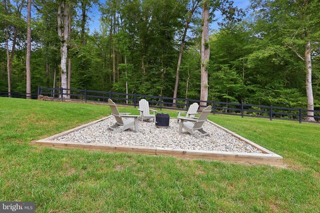 240 LONG MEADOW DR, Fredericksburg, VA 22406