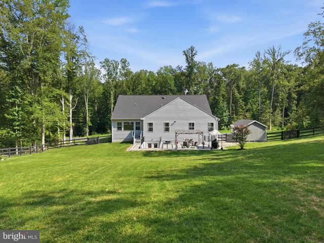 240 LONG MEADOW DR, Fredericksburg, VA 22406